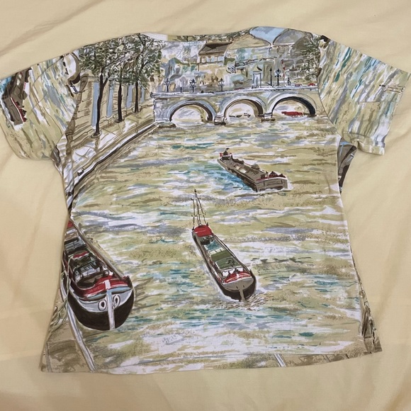 Stunning scenic graphic top - Picture 3 of 4